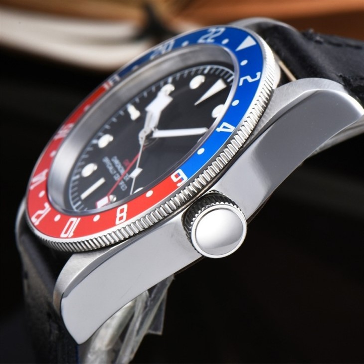 Customized Sports Leisure Diving Belt Calendar Automatic Mechanical Men's Watch Best Mechanical Watch For Men